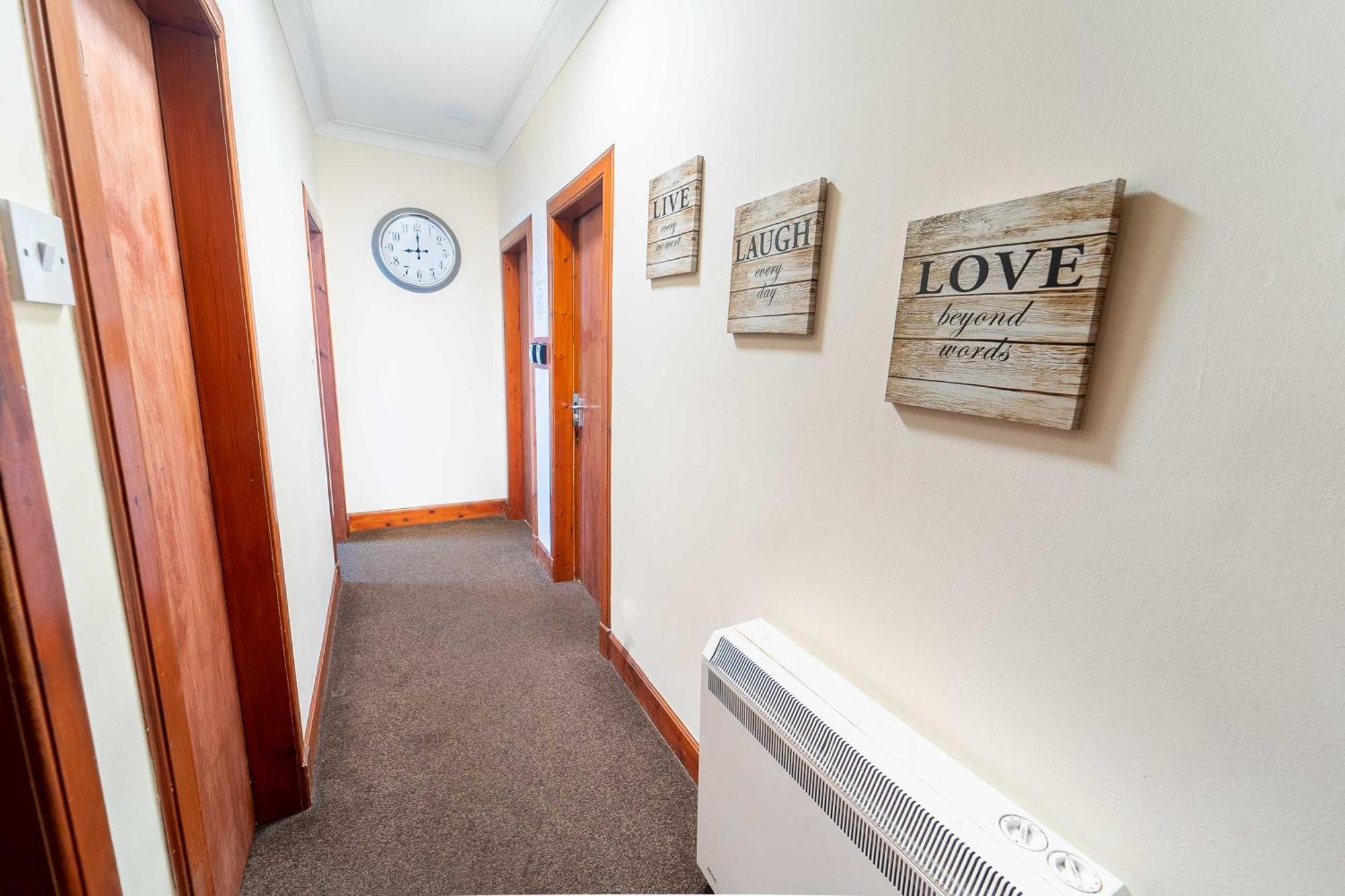 Prime Location Rooms In High Street Fort William Exterior foto